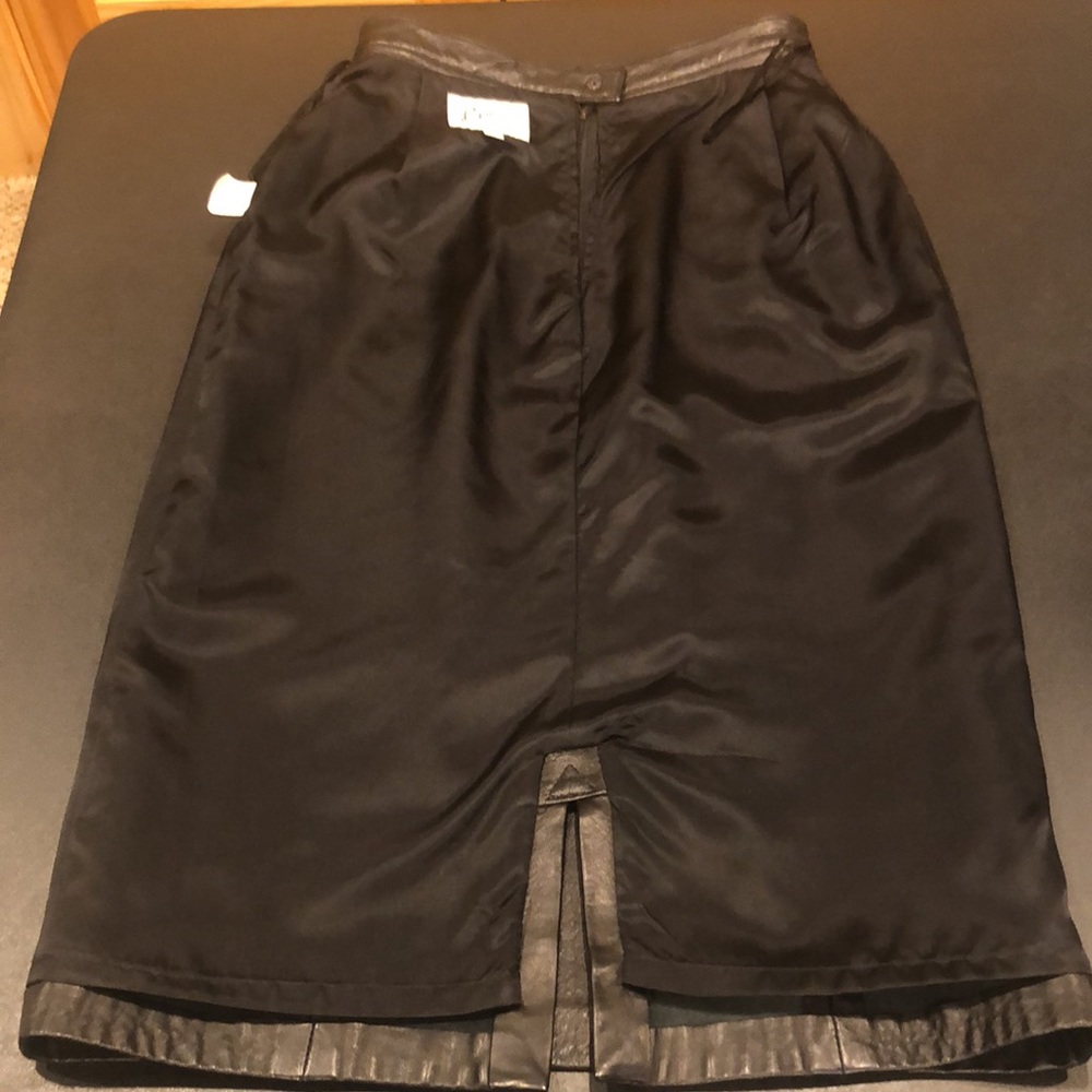 Vintage Bettina leather skirt - Picture 3 of 6
